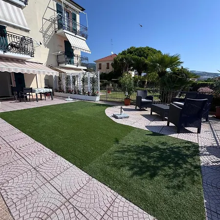 Lisa's House By Le Di Tati Riva Ligure